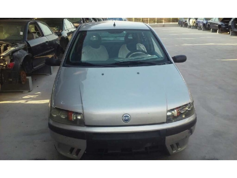 FIAT PUNTO BERLINA (188)
