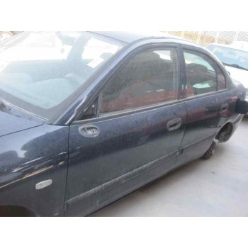 mitsubishi carisma berlina 5 (da0) del año 2000