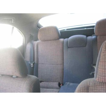 mitsubishi carisma berlina 5 (da0) del año 2000