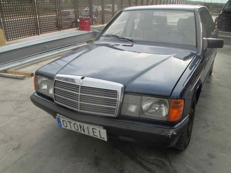 mercedes-benz clase c (w201) berlina del año 1988