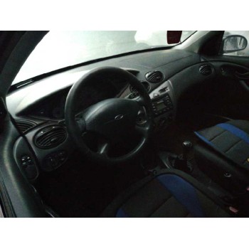 ford focus berlina (cak) del año 2001
