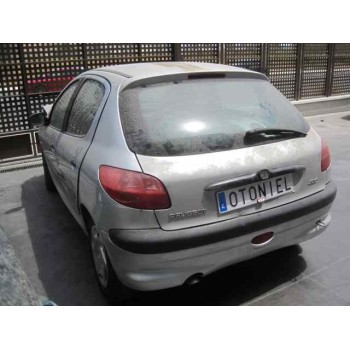 peugeot 206 berlina del año 2001