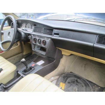 mercedes-benz clase c (w201) berlina del año 1988