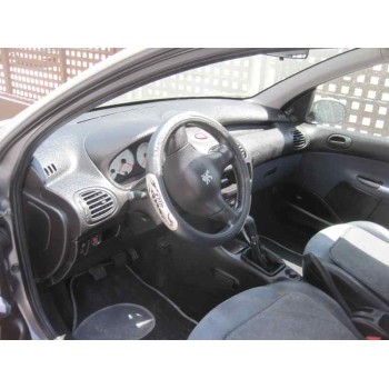 peugeot 206 berlina del año 1999