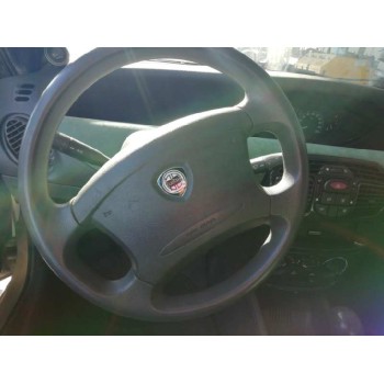 lancia lancia y del año 2003