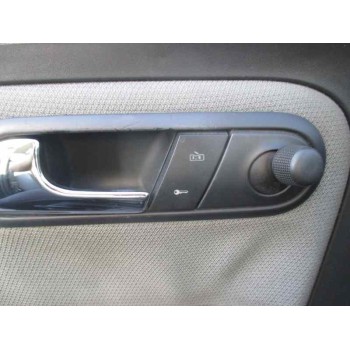 seat ibiza (6l1) del año 2003