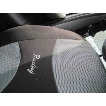 peugeot 206 berlina del año 2001