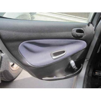 peugeot 206 berlina del año 2001