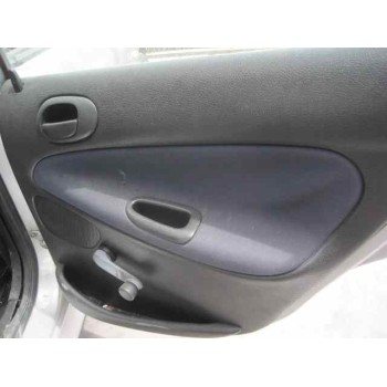 peugeot 206 berlina del año 2001