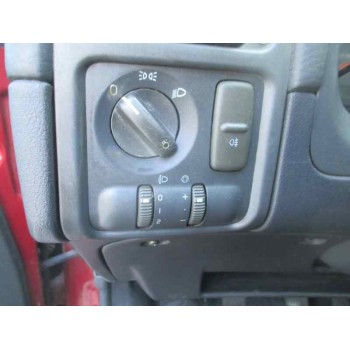 volvo s40 berlina del año 1999