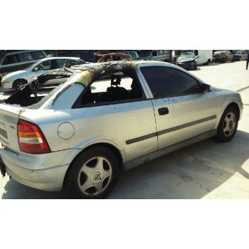 opel astra g berlina del año 2000