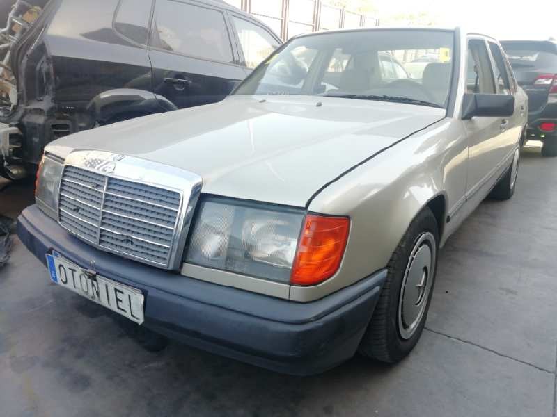 MERCEDES-BENZ CLASE E (W124) BERLINA
