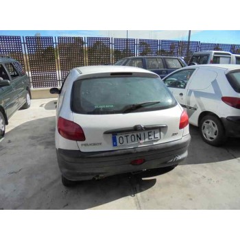 peugeot 206 berlina del año 2001