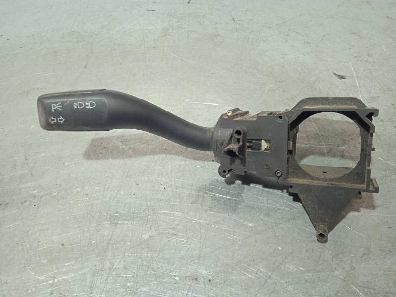 Recambio de mando luces para audi a4 berlina (8e) 1.9 tdi (96kw) referencia OEM IAM 8E0953513A  INTERMITENTES