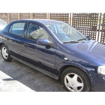 opel astra g berlina del año 2000