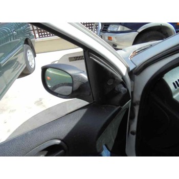 peugeot 206 berlina del año 2001