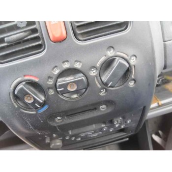 opel agila del año 2002