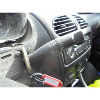 peugeot 206 berlina del año 2001