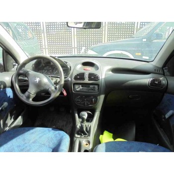 peugeot 206 berlina del año 2001