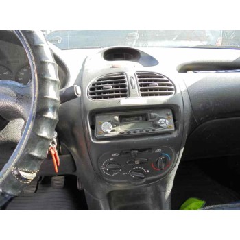 peugeot 206 berlina del año 2001