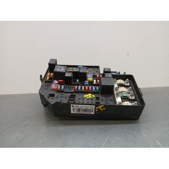 Recambio de caja reles / fusibles para mg zs luxury referencia OEM IAM 10837494 carcasa rota 