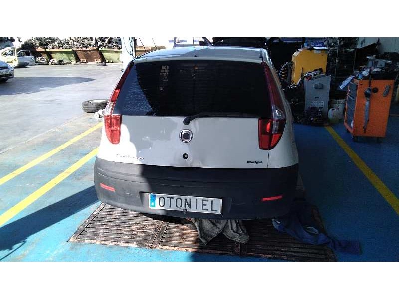FIAT PUNTO BERLINA (188)