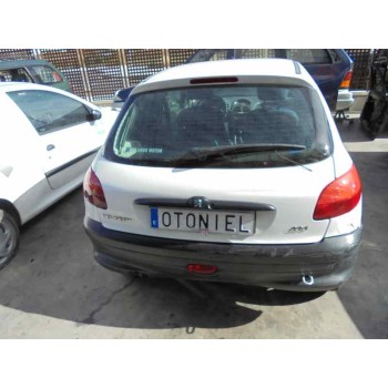 peugeot 206 berlina del año 2001