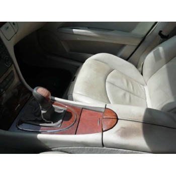 mercedes-benz clase e (w211) berlina del año 2002