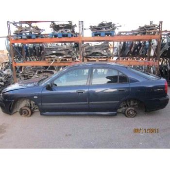 mitsubishi carisma berlina 4 (da0) del año 2004