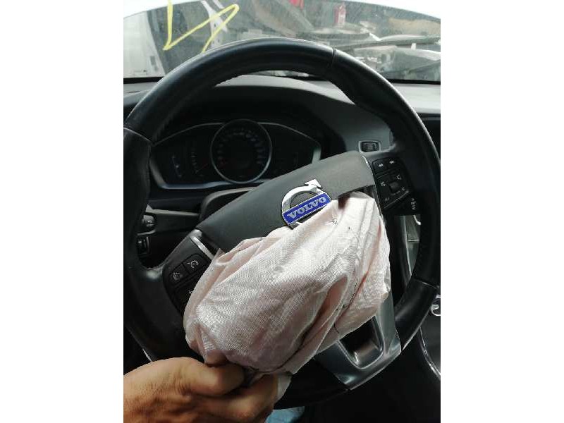 Recambio de volante para volvo s60 lim. momentum referencia OEM IAM p31250592  