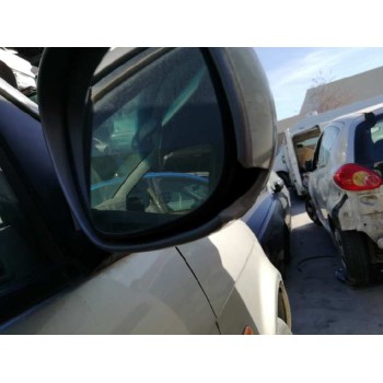 kia carnival del año 2001