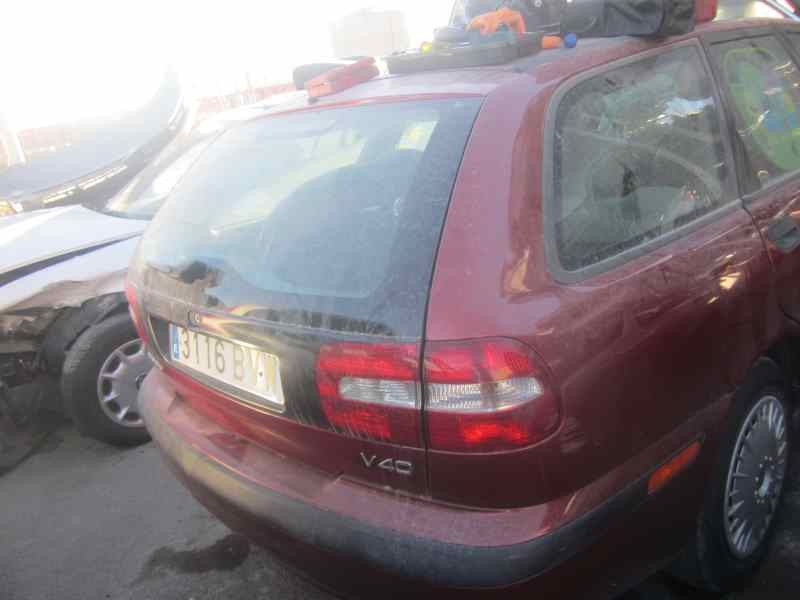 volvo v40 familiar del año 2002