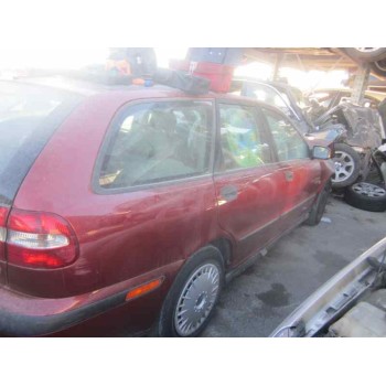 volvo v40 familiar del año 2002