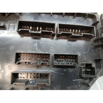Recambio de caja reles / fusibles para mg zs luxury referencia OEM IAM 10837494 carcasa rota 