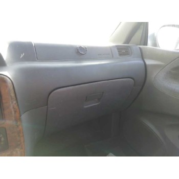 kia carnival del año 2001