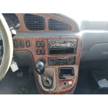 kia carnival del año 2001