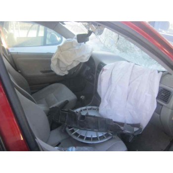 volvo v40 familiar del año 2002