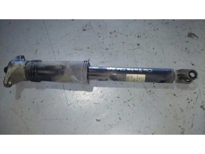 Recambio de amortiguador trasero derecho para hyundai i30 referencia OEM IAM 553102R250  