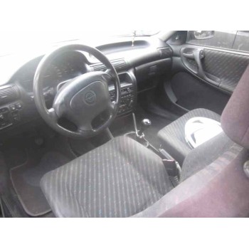 opel astra f berlina del año 1998