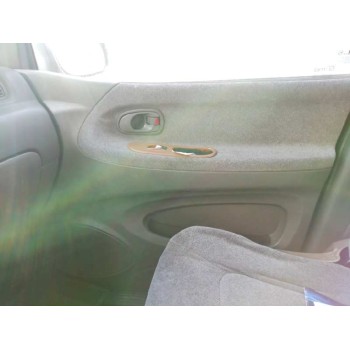 kia carnival del año 2001