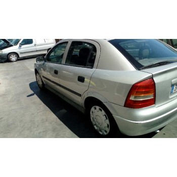 opel astra g berlina del año 2001