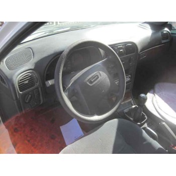 volvo s40 berlina del año 1997