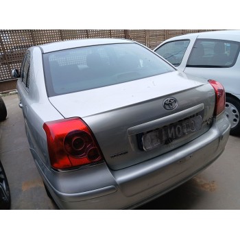 toyota avensis sedán (_t25_) del año 2004