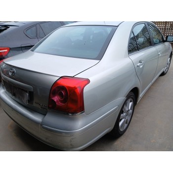 toyota avensis sedán (_t25_) del año 2004