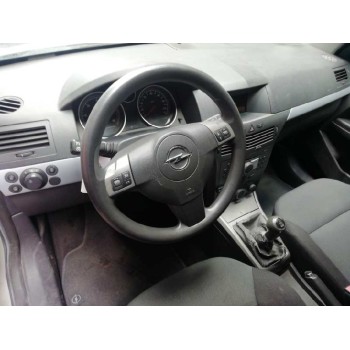 opel astra h berlina del año 2005