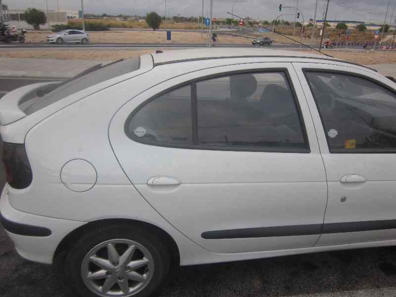 renault megane i berlina hatchback (ba0) del año 1996