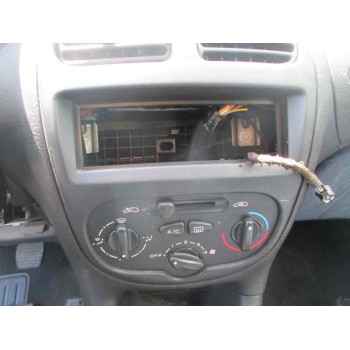 peugeot 206 berlina del año 2002