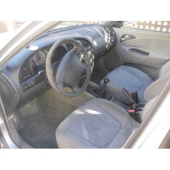 daewoo nubira berlina del año 2000