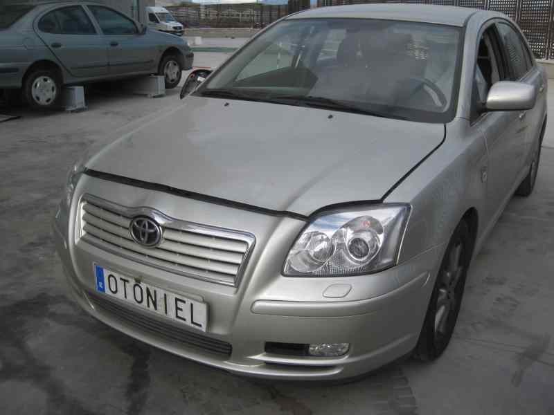 toyota avensis berlina (t25) del año 2004