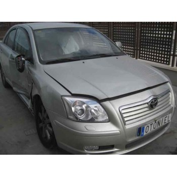 toyota avensis berlina (t25) del año 2004